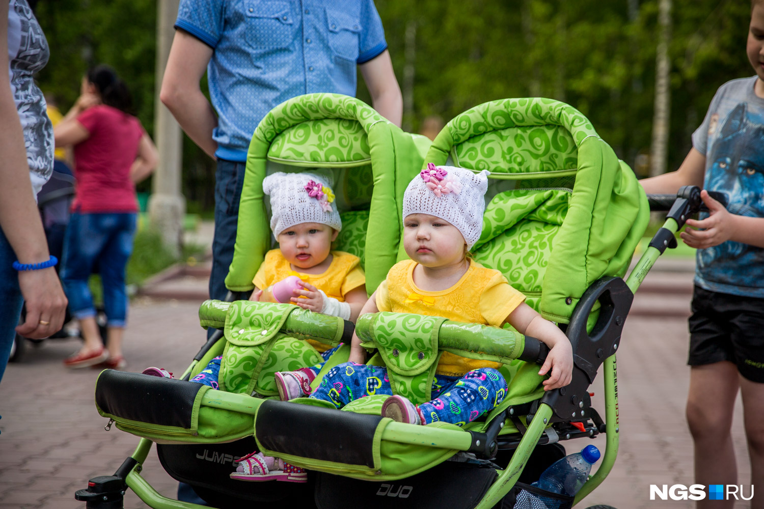 Новосибирские родители боятся разлучать близнецов до 5-летнего возраста