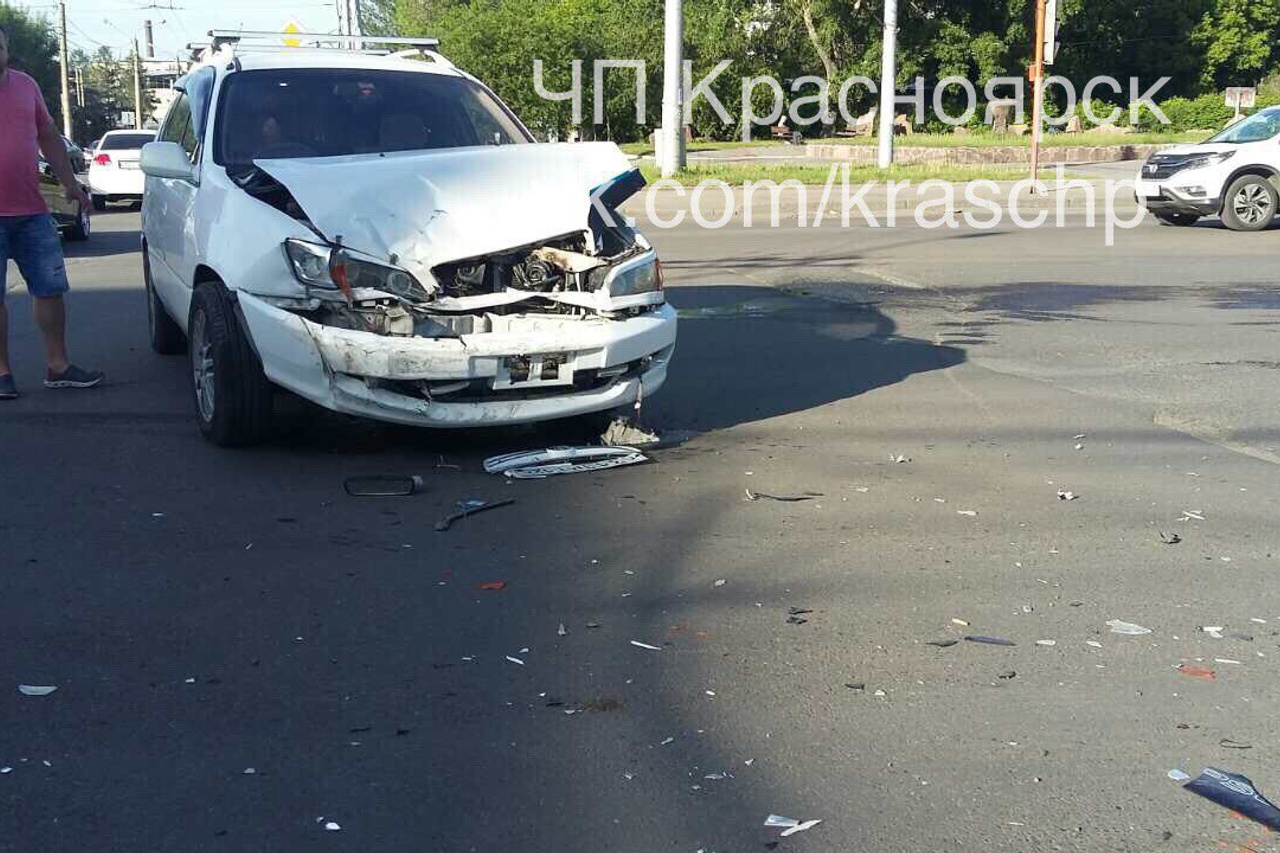 Пьяного виновника аварии задержали водители при попытке скрыться - 14 июня  2017 - НГС24.ру