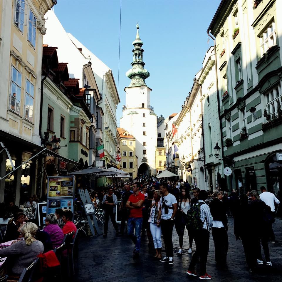 Улицы Братиславы в октябре