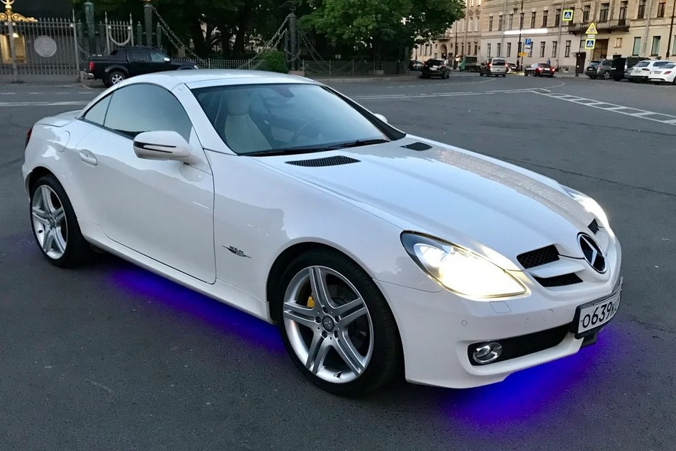 Сегодня купе-кабриолеты достаточно привычны, но когда-то SLK открыл этот класс и стал для многих недосягаемой мечтой Сегодня купе-кабриолеты достаточно привычны, но когда-то SLK открыл этот класс и стал для многих недосягаемой мечтой