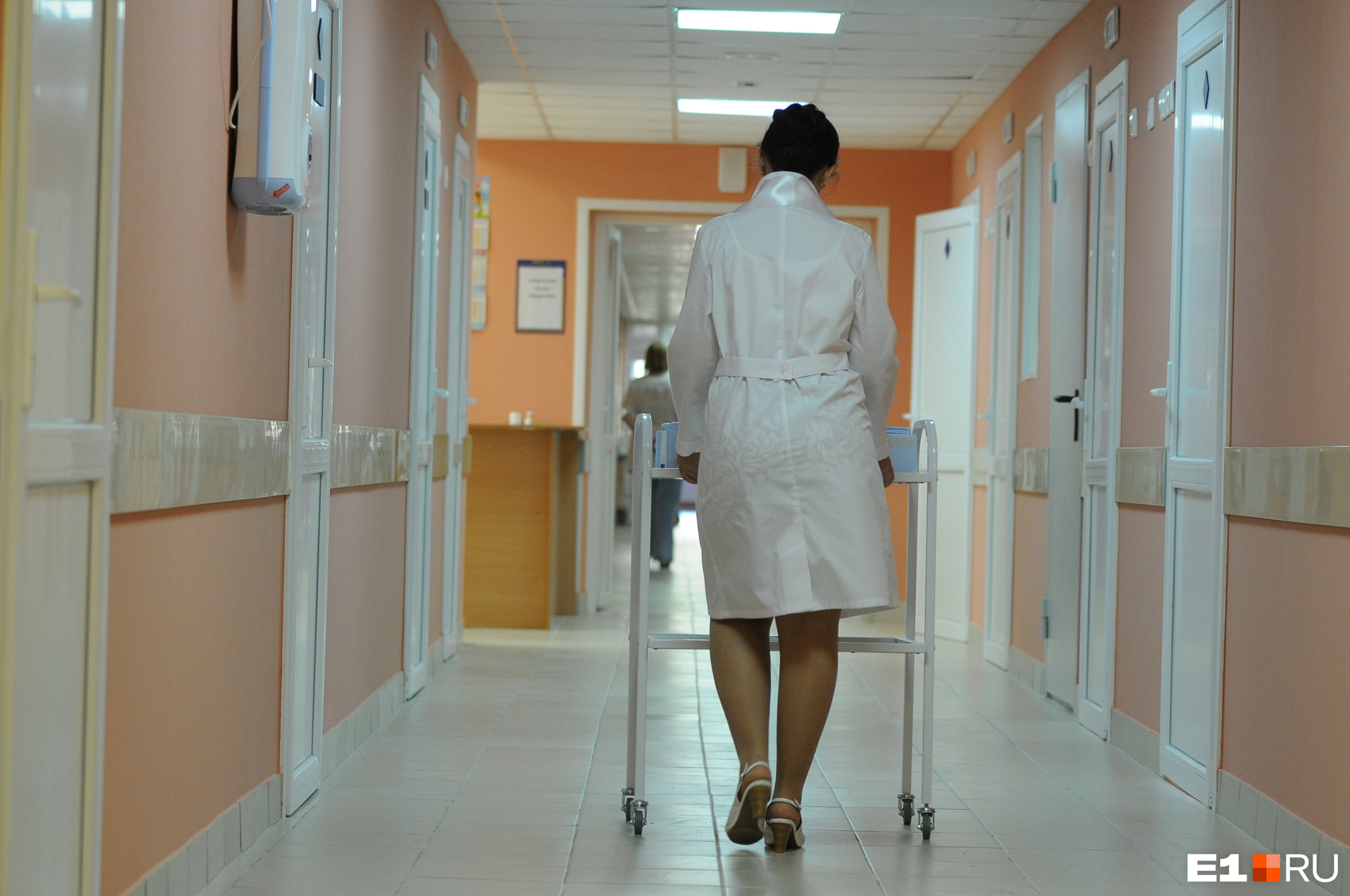 О препаратах, которые Баскаков передал для пациентки, оперативникам сообщила медсестра