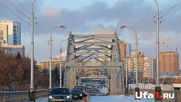 В Уфе временно закрывают старый бельский мост