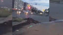 «Ждём новые ДТП?»: дорожники оставили куски старого асфальта на самом большом проспекте Челябинска