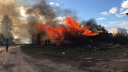 Полыхало около жилых домов: в Ярославле сгорел дом, который власти не смогли снести за год