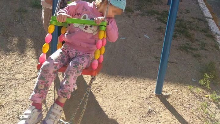Пытались скрыть: в детдоме Челябинска при странных обстоятельствах получила ожоги трёхлетняя девочка