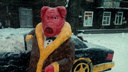 В Ленинском районе появилась скульптура богатого свина с «Мерседесом»