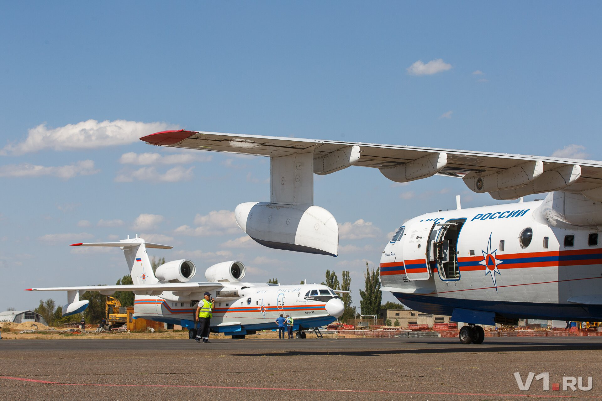 БЕ-200 наполняет резервуары с водой за 14 секунд БЕ-200 наполняет резервуары с водой за 14 секунд