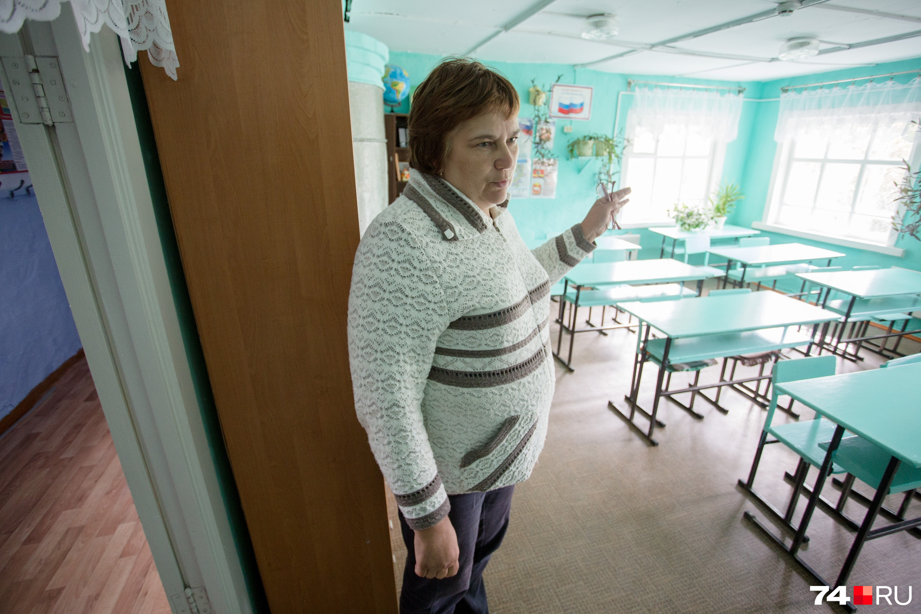Учителя жалеют, что старинные парты не сохранились. Говорят, они более качественные