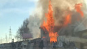 В Самарской области сгорели придорожные магазины со стройматериалами