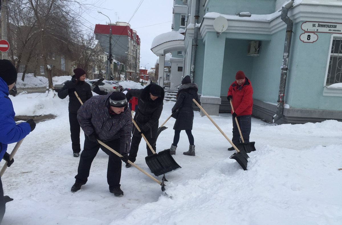 Так убирали снег на Ленинградской