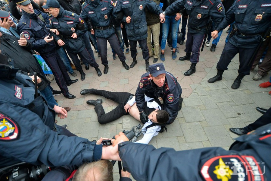 На митинге сторонников Алексея Навального в Екатеринбурге