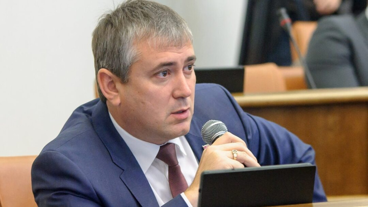Половина краевых депутатов скрыла свои доходы, но выгнать решили сторонника Быкова. Что решил суд