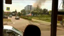 Дым от пожара застелил в жару улицу Копылова