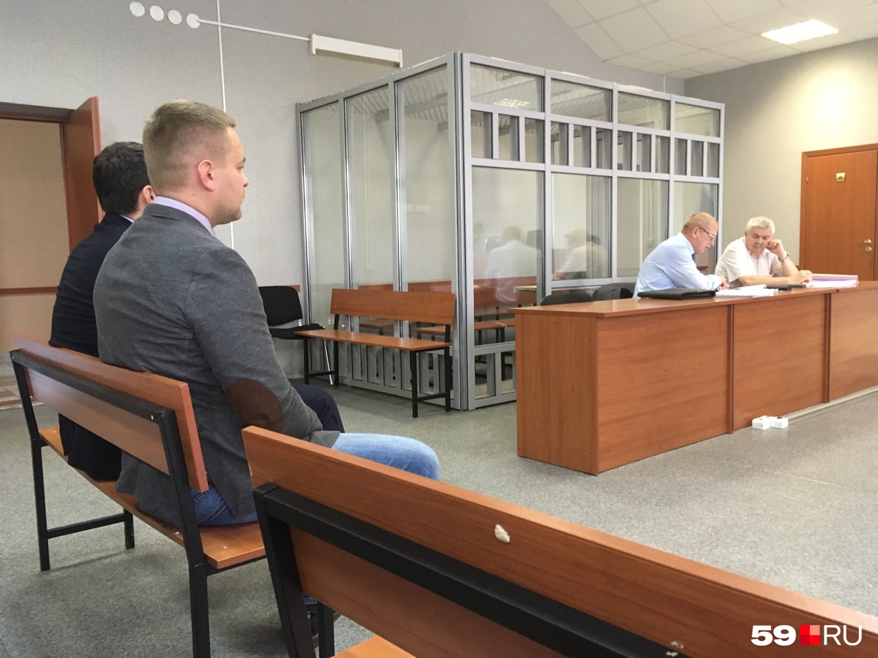После перерыва в зале суда немноголюдно После перерыва в зале суда немноголюдно