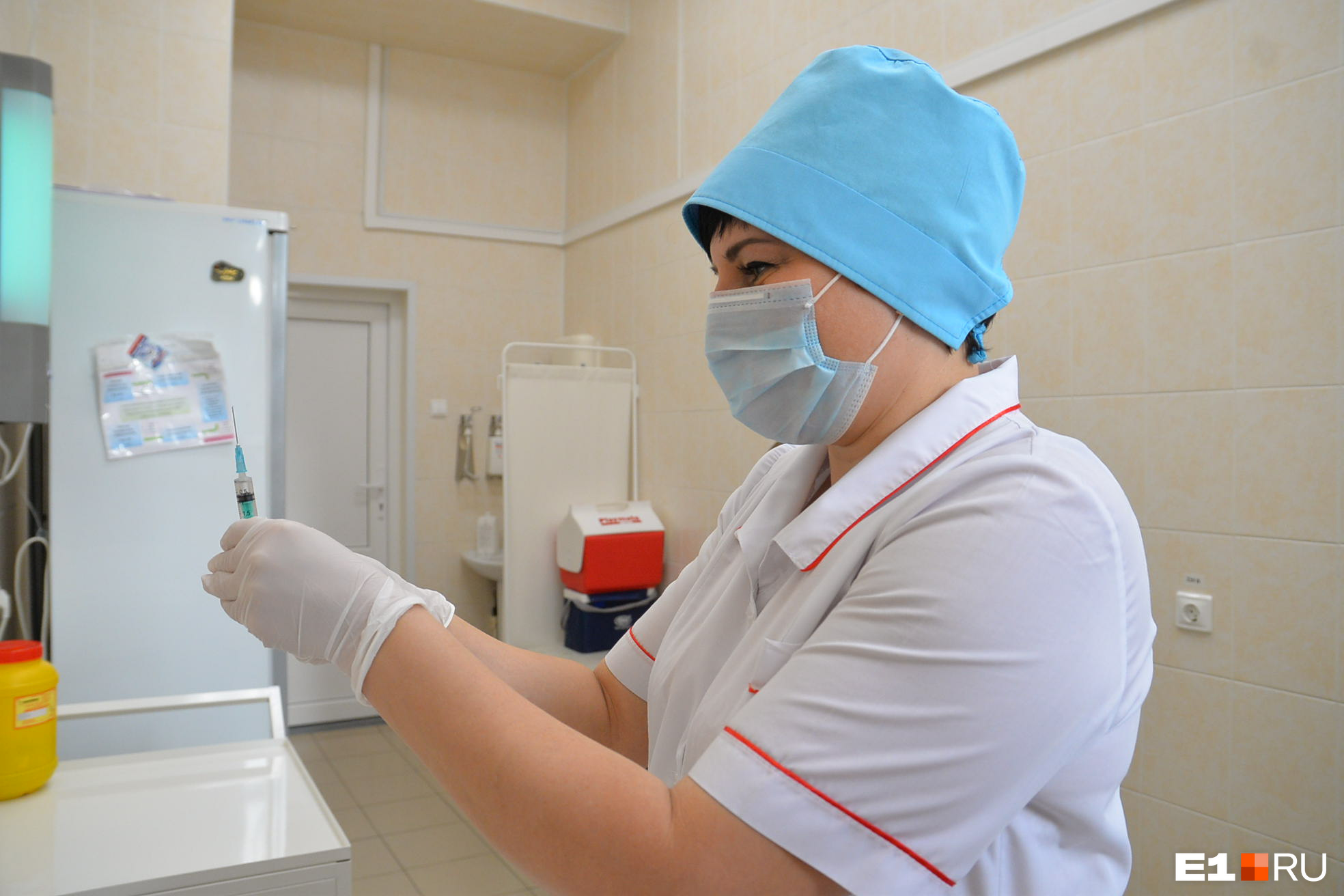 Сейчас, по словам Александра Харитонова, от прививок чаще всего отказываются молодые родители