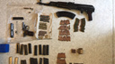 Тротиловая шашка с калашом: в Самарской области накрыли домашний склад с оружием