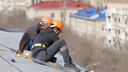 Сделай сам: жители Волгоградской области ремонтировали крышу вместо бесследно пропавших рабочих