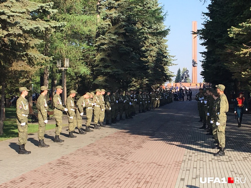 Юные кадеты прибыли одними из первых в парк Победы