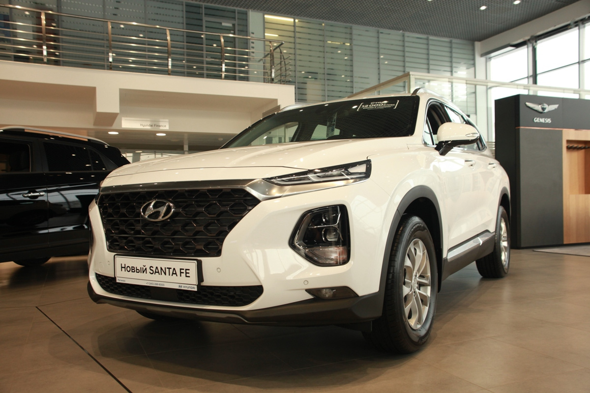 Hyundai Santa Fe в «Регинас»: в наличии от 1 839 000 руб. Кредит от 0,1% или от 14 000 руб./мес.
