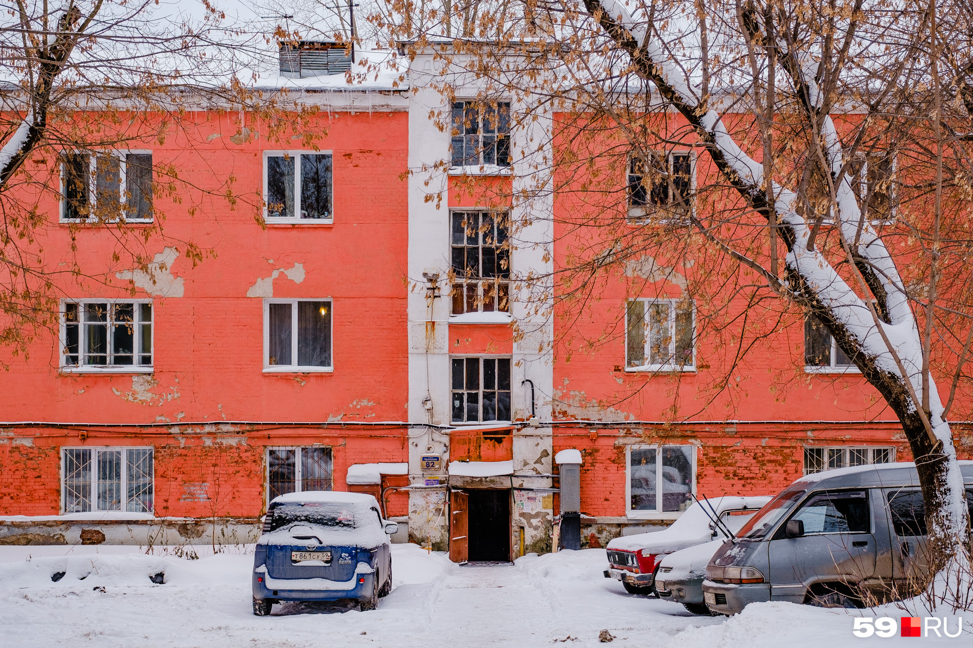 Трехэтажный жилой дом Трехэтажный жилой дом