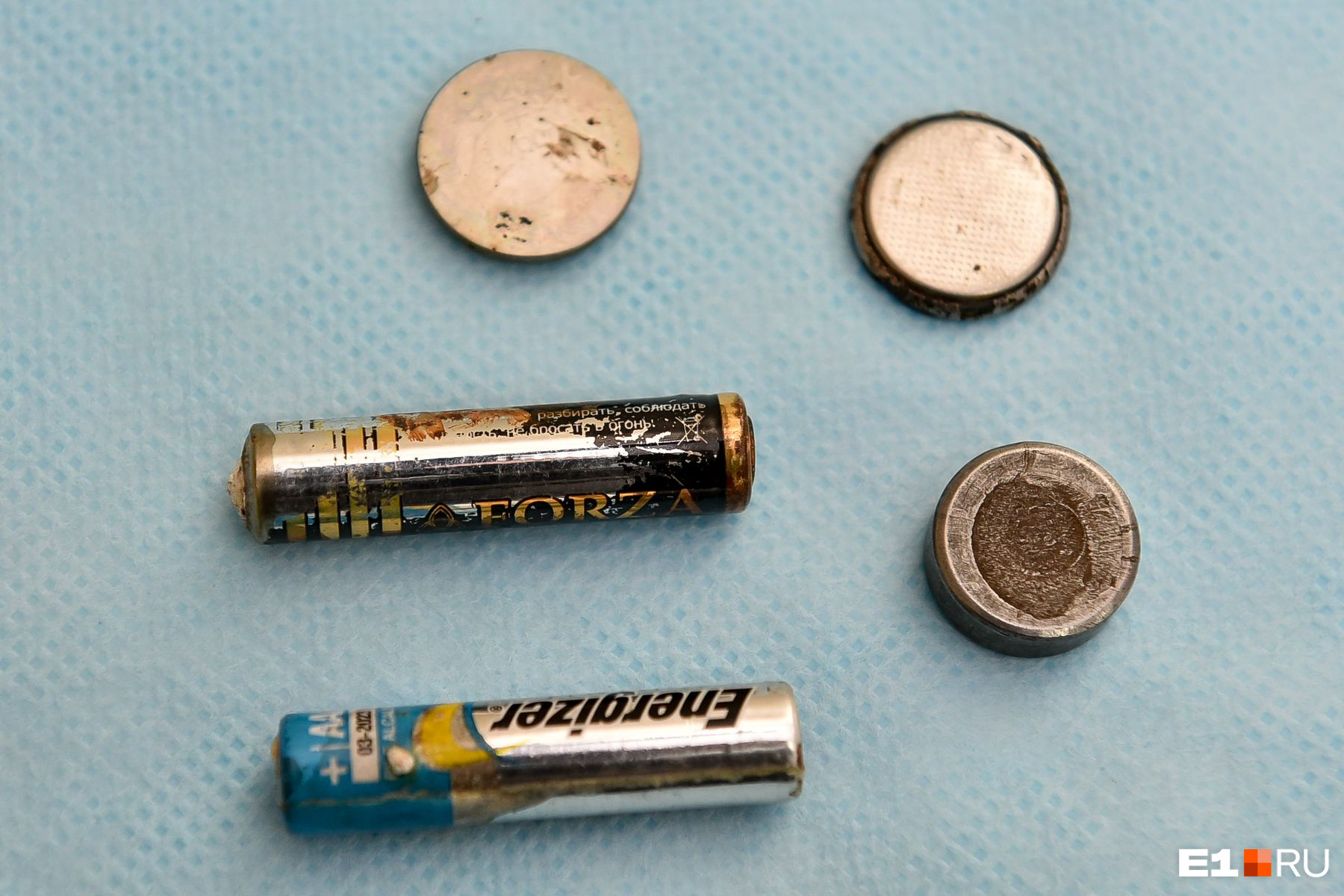 ребенок съел батарейку таблетку что делать. может ли ребенок проглотить пальчиковую батарейку. ребенок съел пальчиковую батарейку. ребенок проглотил батарейку. может ли ребенок проглотить пальчиковую батарейку.