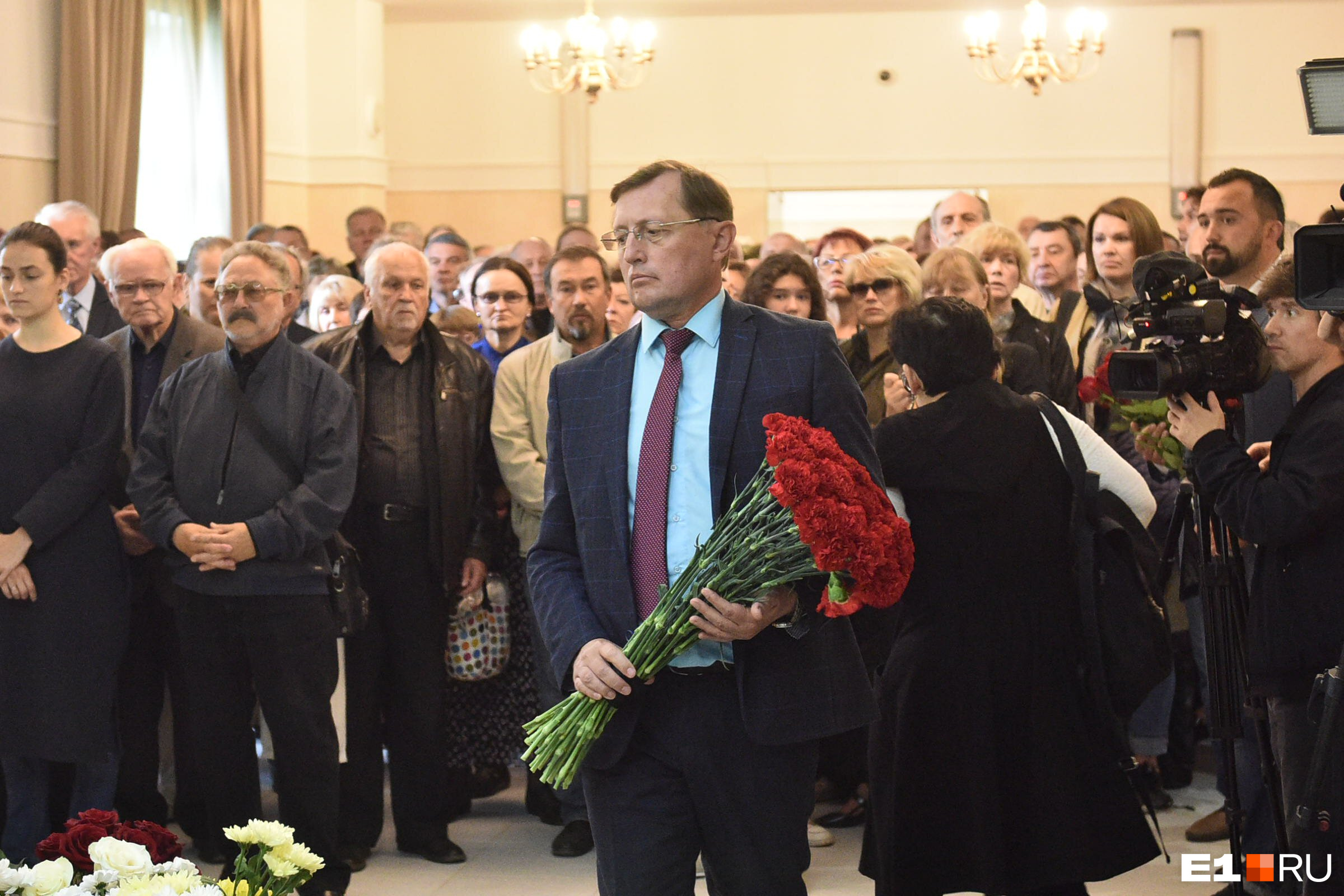 Замгубернатора Павел Креков Замгубернатора Павел Креков
