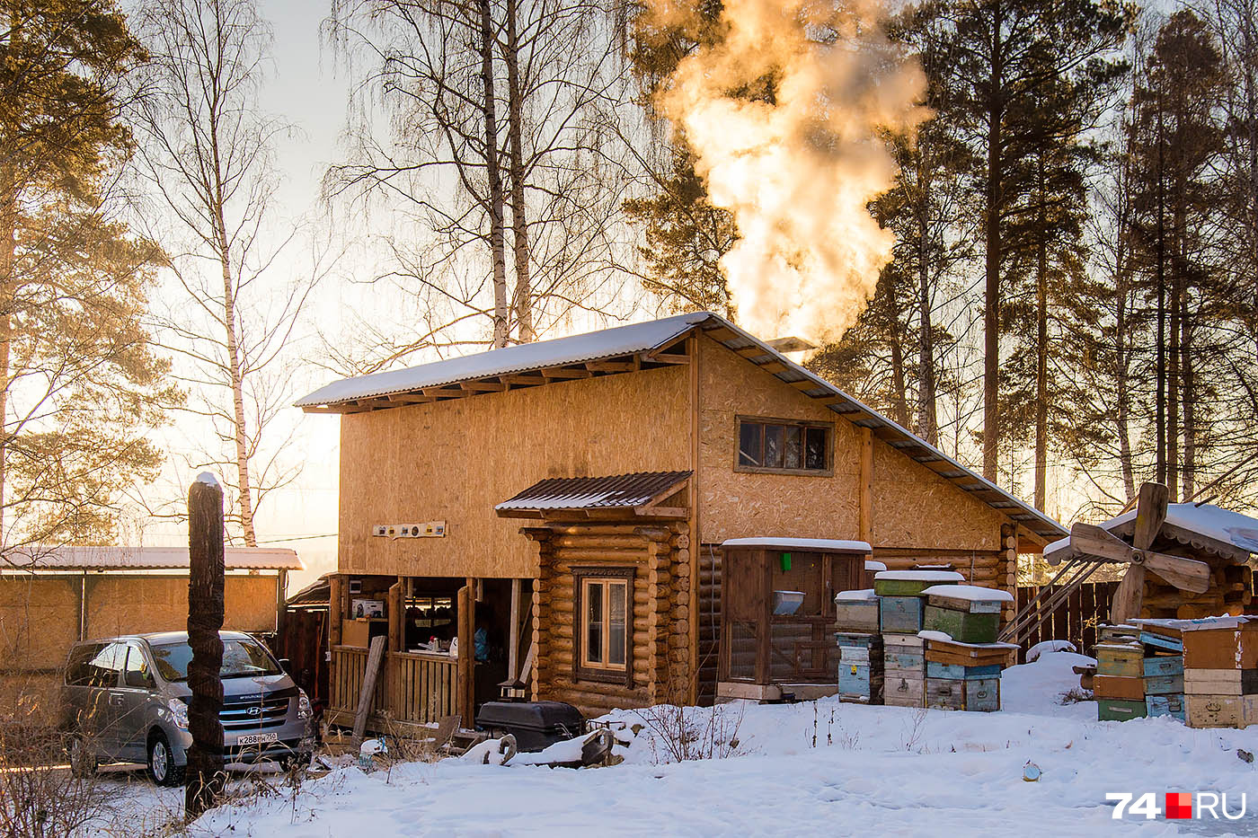 В деревне нет газа, а электричество подаётся с серьёзными перебоями, так что печка — единственный выход согреться зимой