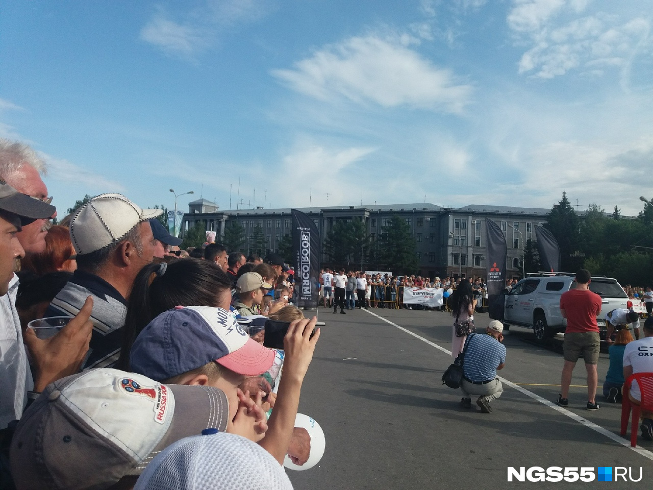Зрители активно поддерживали участников чемпионата Зрители активно поддерживали участников чемпионата