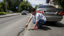 Ямы по локоть: НГС измерил колеи на дорогах Новосибирска — они превратили асфальт в стиральную доску