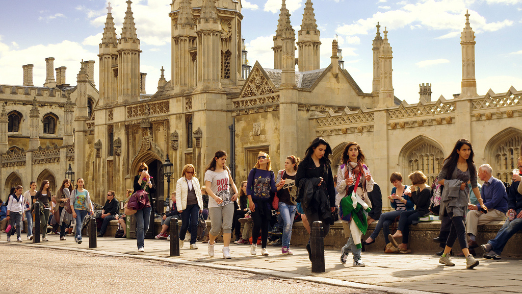 Кингс-колледж — один из старейших университетов Англии после Оксфордского и Кембриджского. Здесь обучают с 1829 года