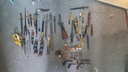 Сотрудники ФСБ нашли у жителя Самары арсенал с огнестрельным и холодным оружием