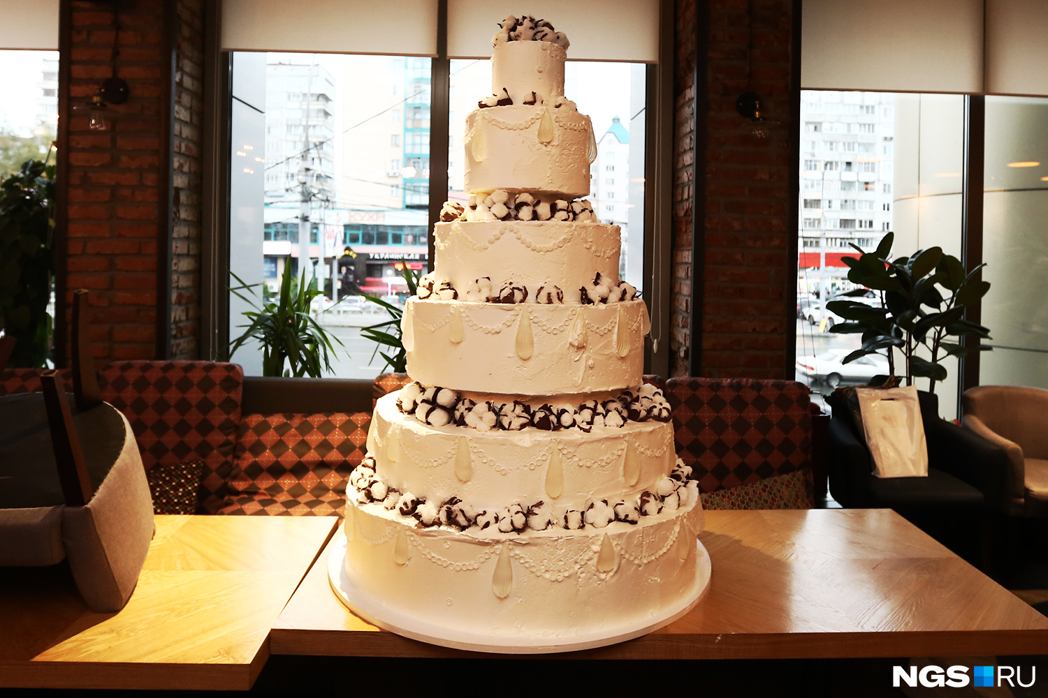 Оригинальные идеи тортов на годовщину свадьбы: 1, 3, 5, 10, 25, 35 лет