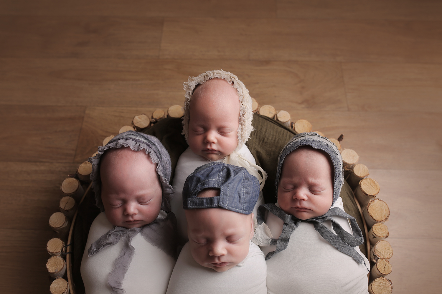 Рождения четверых детей