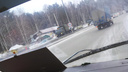 Военная техника устроила пробку на Бердском шоссе