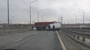 «Девушка врезалась в КАМАЗ»: под Волгоградом две аварии перекрыли движение на мосту через Ахтубу