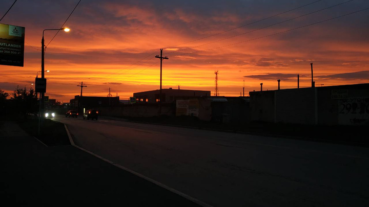 «Без фильтров»: красноярцы восхитились красотой неба перед закатом