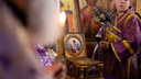 «Исцелял больных»: верующих челябинцев, пришедших к мощам святого Спиридона, досматривала полиция