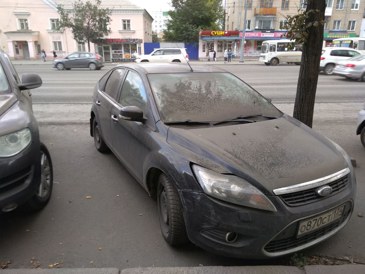 Владельцев машин, припарковавшихся на Воровского, ждал неприятный сюрприз Владельцев машин, припарковавшихся на Воровского, ждал неприятный сюрприз