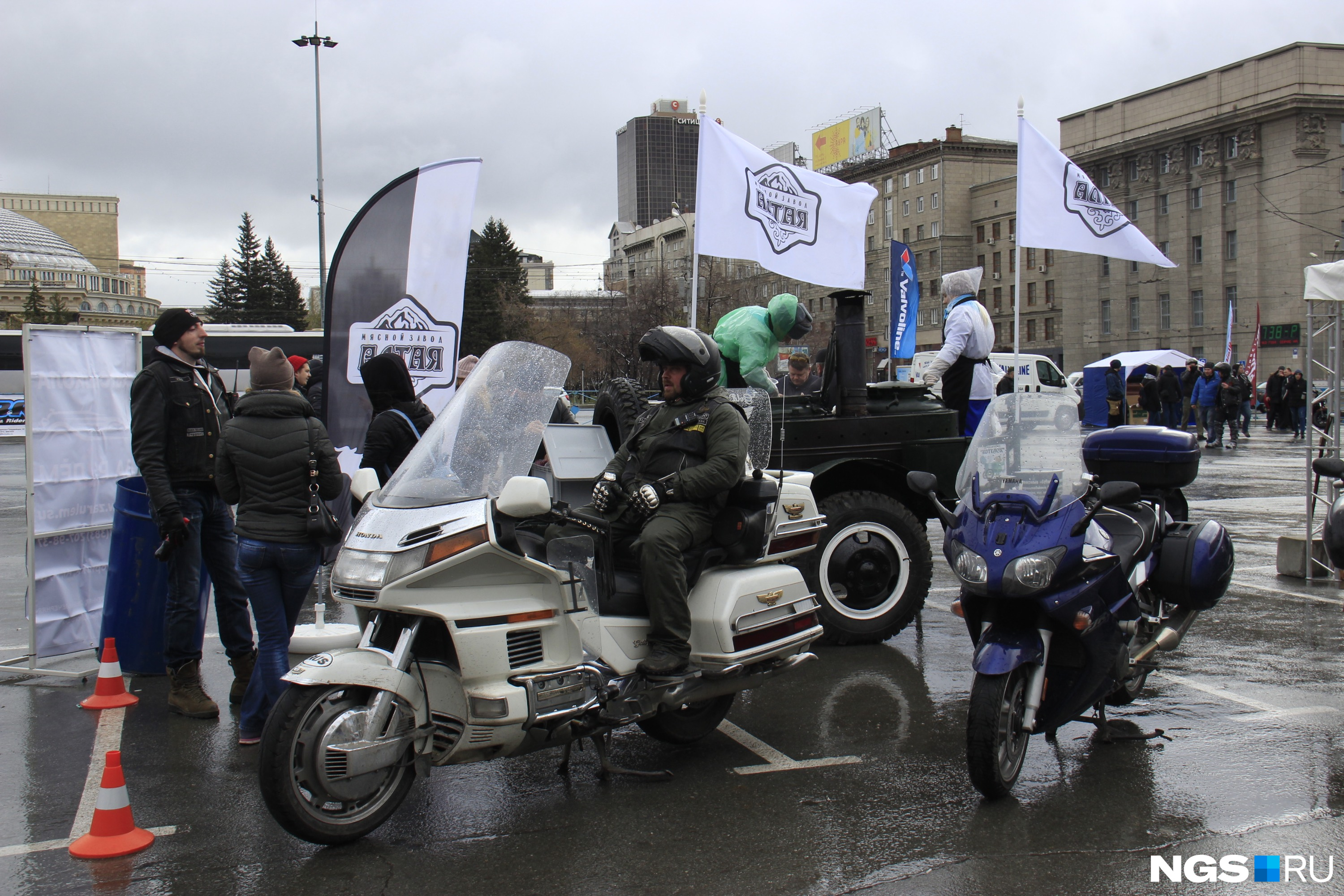 Для проведения фестиваля власти освободили парковку на площади Ленина