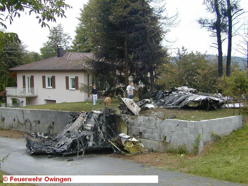 Горящие обломки самолетов падали рядом с жилыми домами