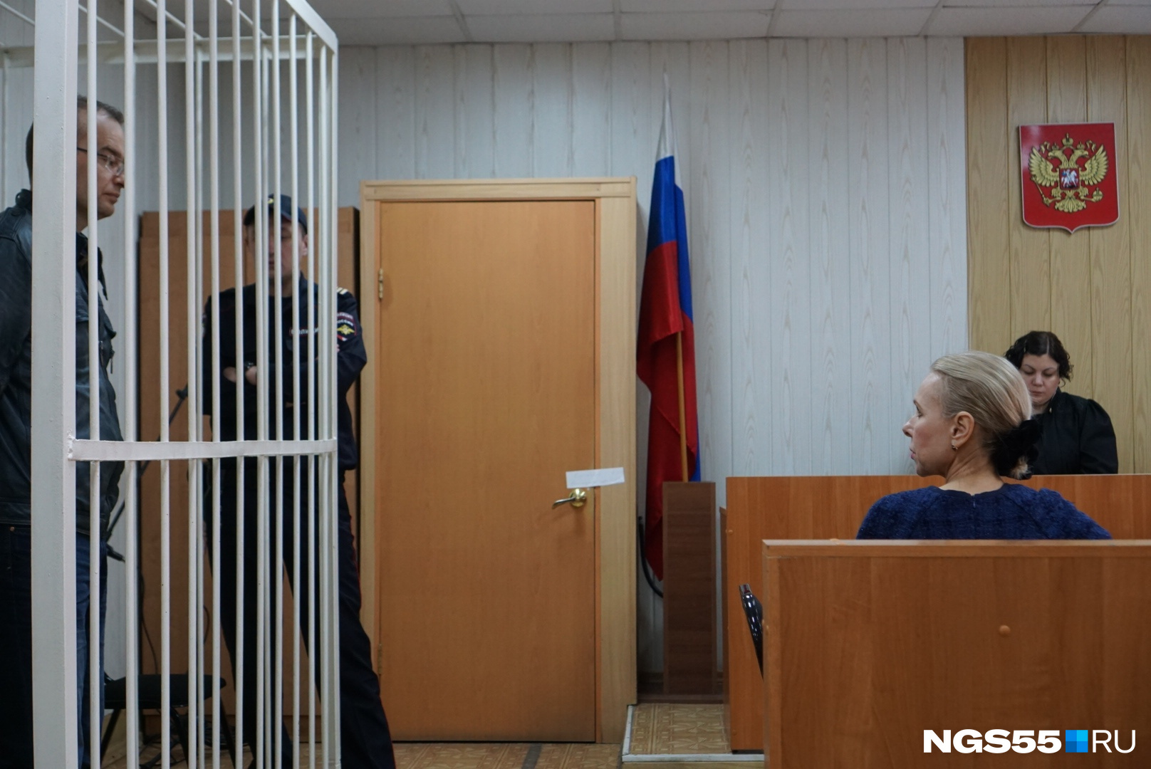 Адвокат общается с Липиным Адвокат общается с Липиным