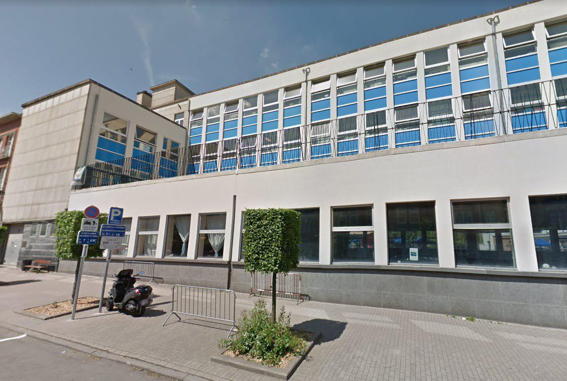 Здание школы в Бельгии
