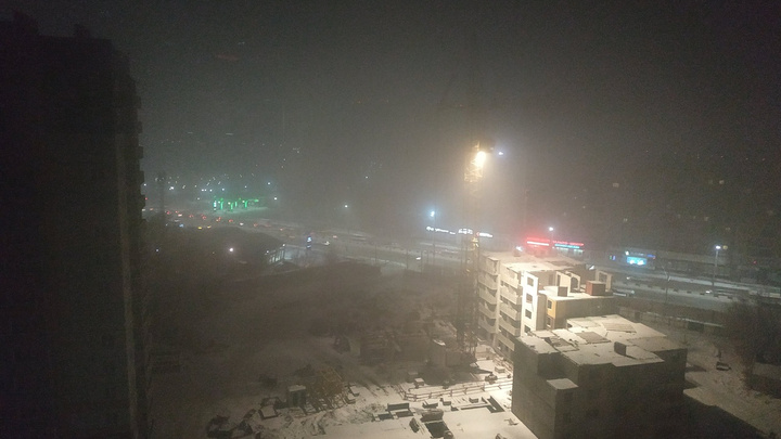 «Я задыхаюсь...»: показываем самые жуткие кадры дымки в Красноярске