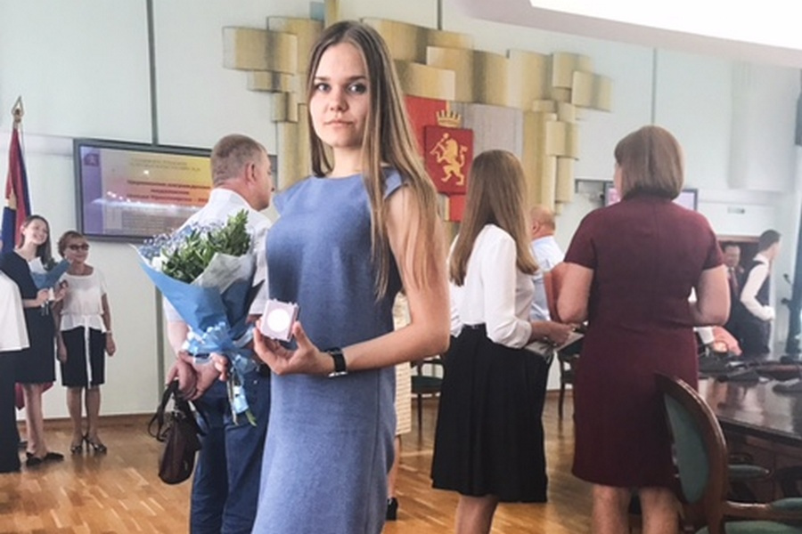 15 июля Анастасия улетает в Москву подавать документы в заветный медуниверситет 15 июля Анастасия улетает в Москву подавать документы в заветный медуниверситет