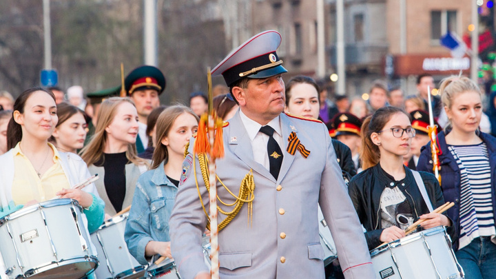 Прямой эфир: в Красноярске стартовал парад Победы