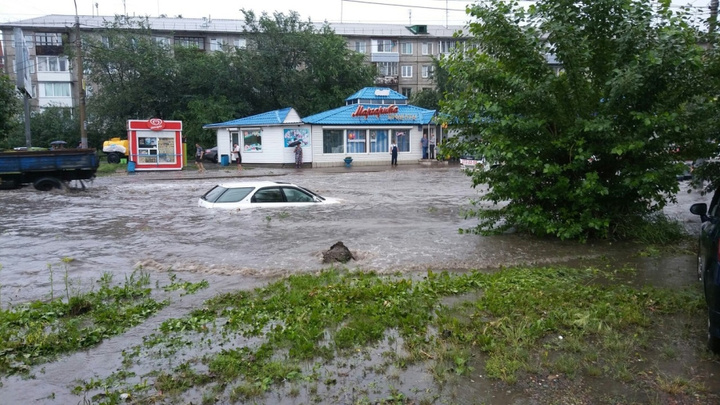 После очередного потопа мэрия Красноярска объявила о масштабном ремонте ливневок