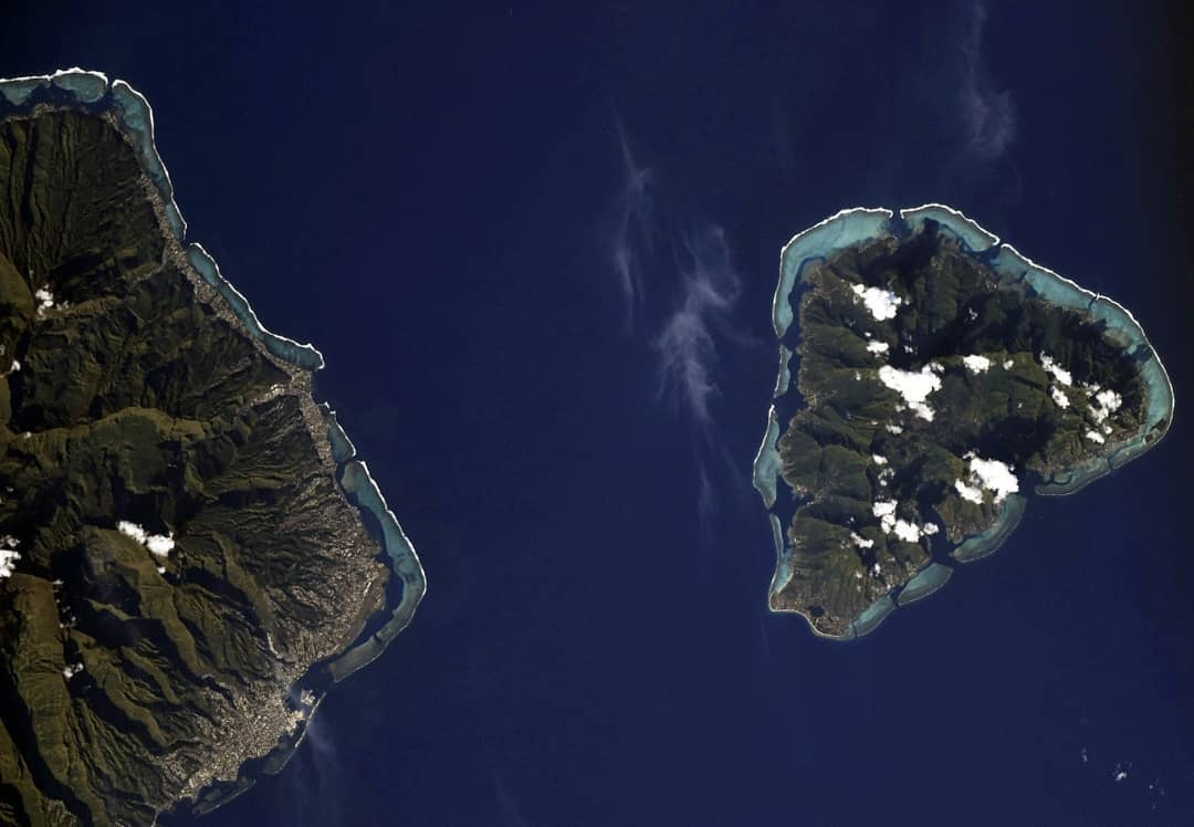 Остров Таити в центре Тихого океана