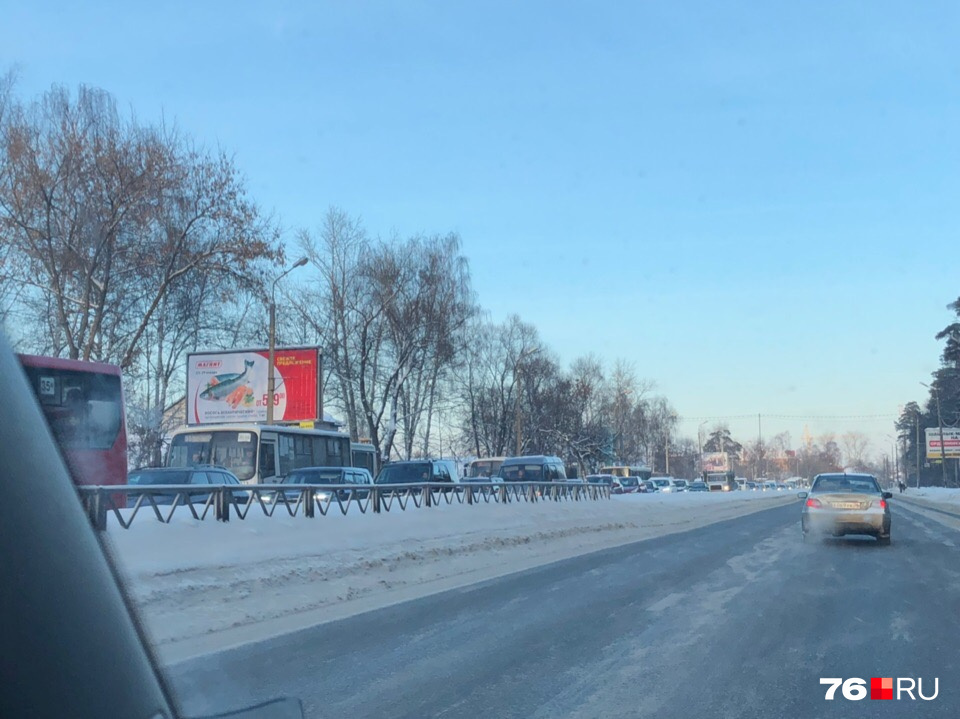 Пробка в несколько километров Пробка в несколько километров