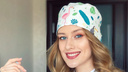 «Врачи хотят быть красивыми»: студентка НГМУ запустила линию милых шапочек для суровых будней