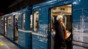 На станции метро «Студенческая» встал поезд: пассажирка упала на рельсы